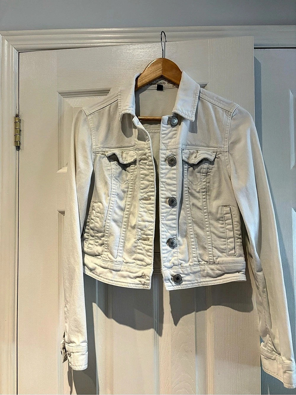 American Eagle White Denim Jacket Size Small Like New
